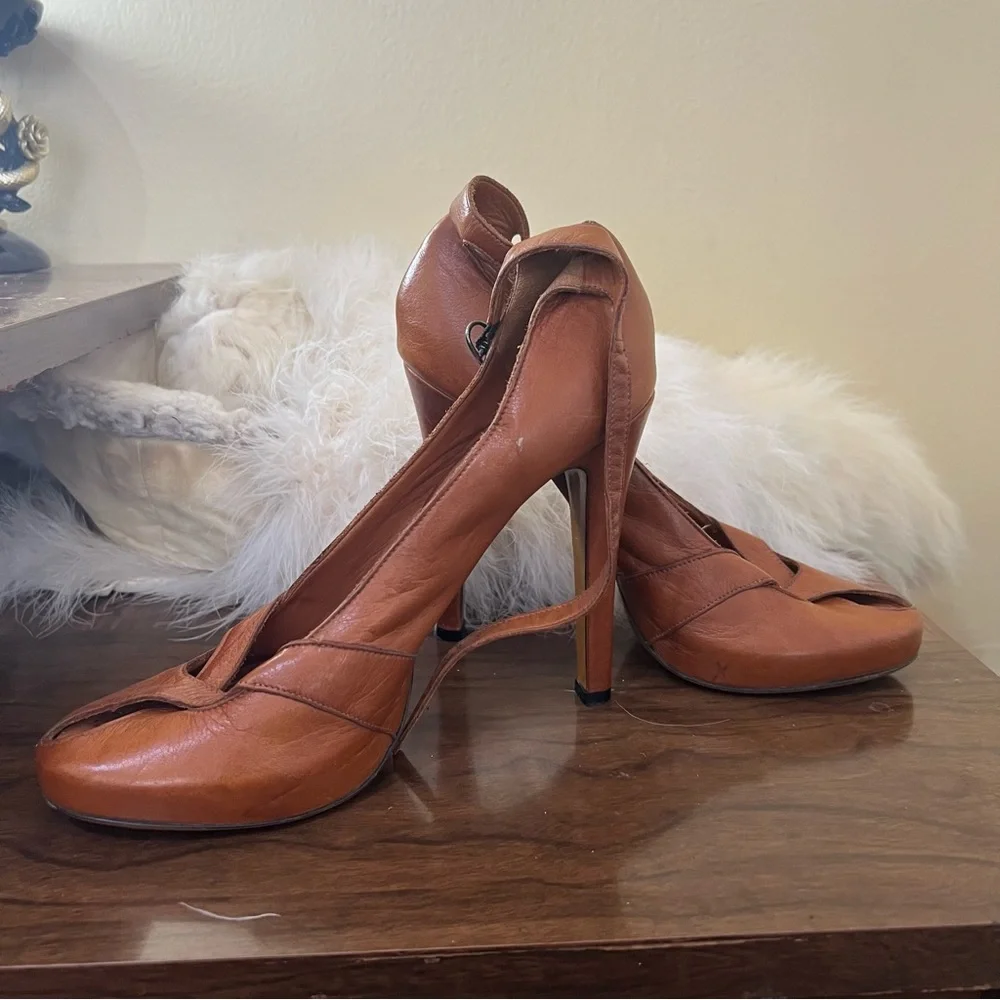 Givenchy Tan Leather Stilettos - Picture 6 of 16